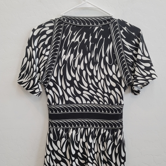 BCBGMaxAzria Black & White Combo Jersey Knit Dress Women's Size XS - Picture 3 of 14